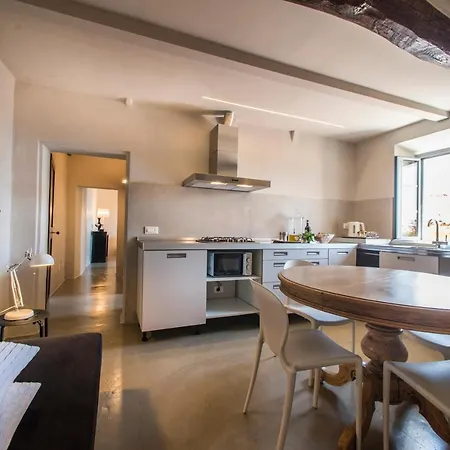 Palazzo Del Papa Country Suites-5 Mins From Siena & Chianti Views *